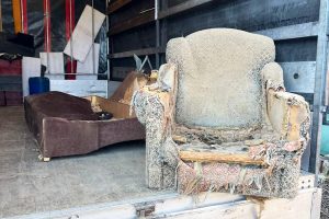 Утилизация старой мебели